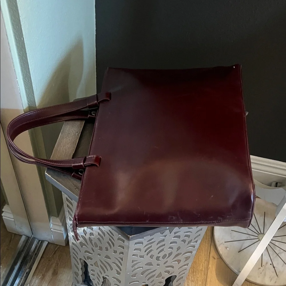 🛑 1 hour sale. Lovie Paris, burgubdy Leather Tote Bag (a Nine West upscale co) - Picture 7 of 8